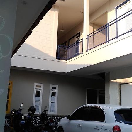 Hôtel Roemah Kesambi à Cirebon Extérieur photo