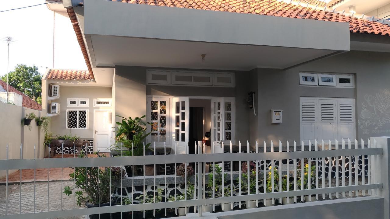 Hôtel Roemah Kesambi à Cirebon Extérieur photo